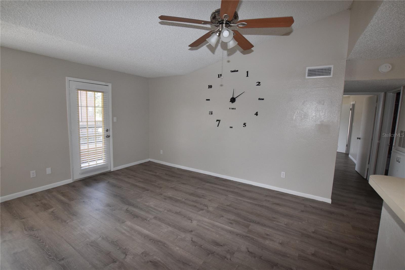 Image 8 of 12 For 5533 Chrishire Way F201