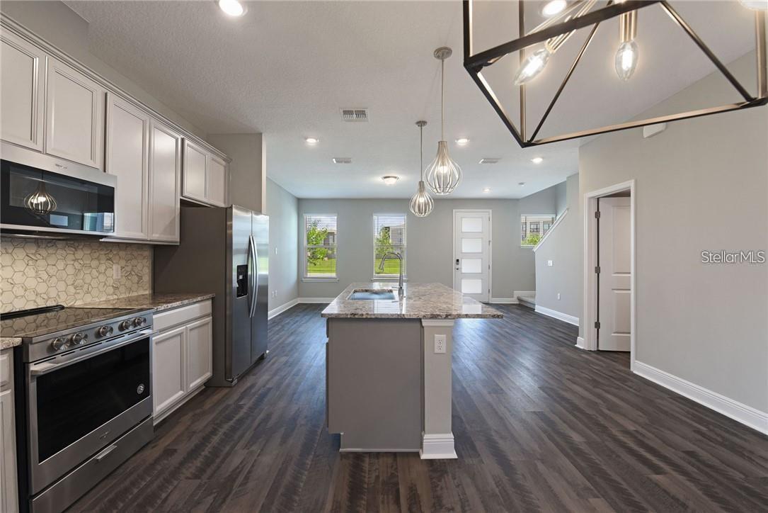 Image 5 of 34 For 7055 Carrickbend Lane