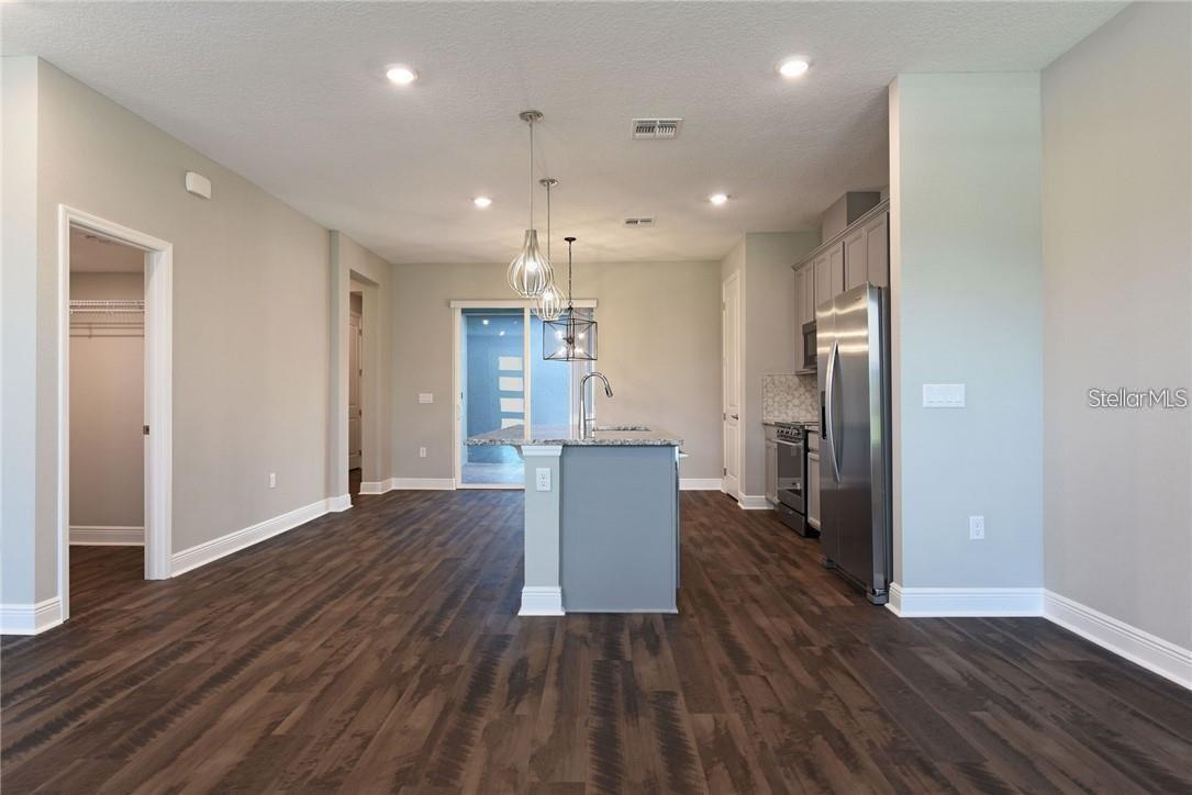 Image 8 of 34 For 7055 Carrickbend Lane