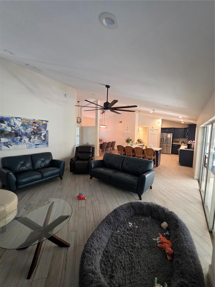 Image 4 of 27 For 10158 Brandon Circle