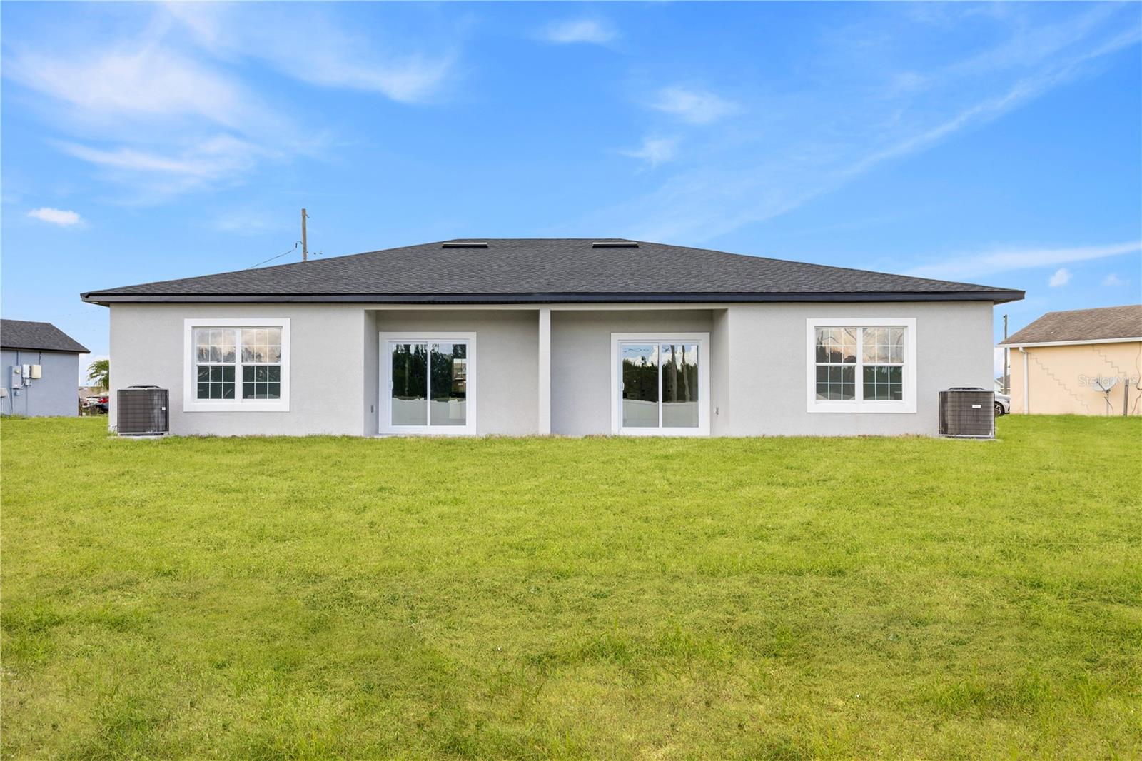 Image 11 of 38 For 833 E Colville Dr