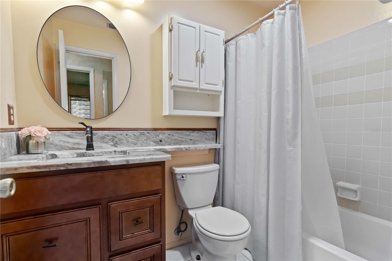 Listing photo id 15 for 2415 Raintree Lake Circle