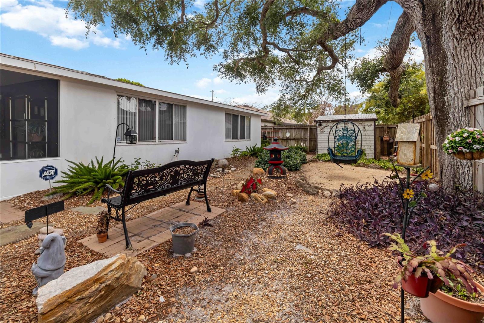 Listing photo id 21 for 2415 Raintree Lake Circle