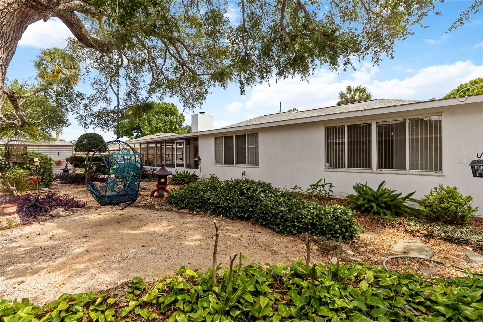 Listing photo id 22 for 2415 Raintree Lake Circle