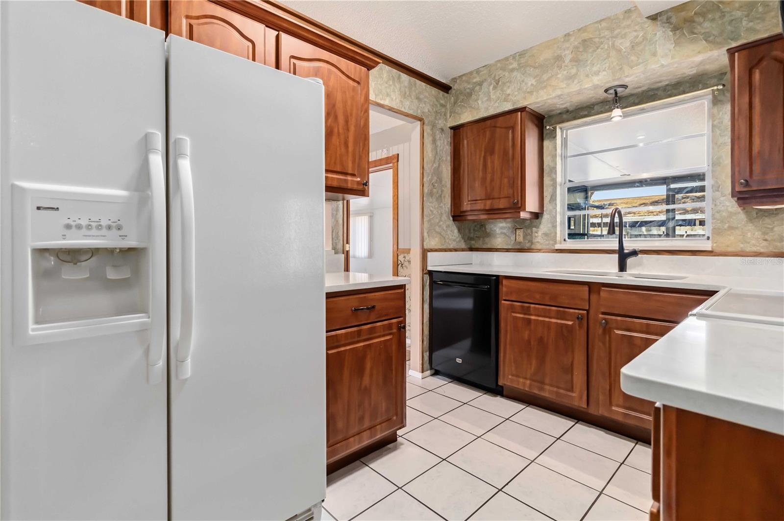 Listing photo id 6 for 2415 Raintree Lake Circle