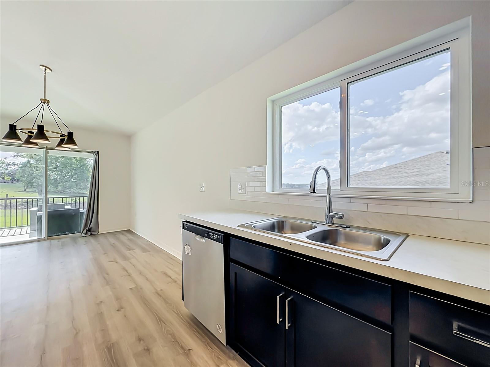 Image 11 of 56 For 1507 Geranium Drive