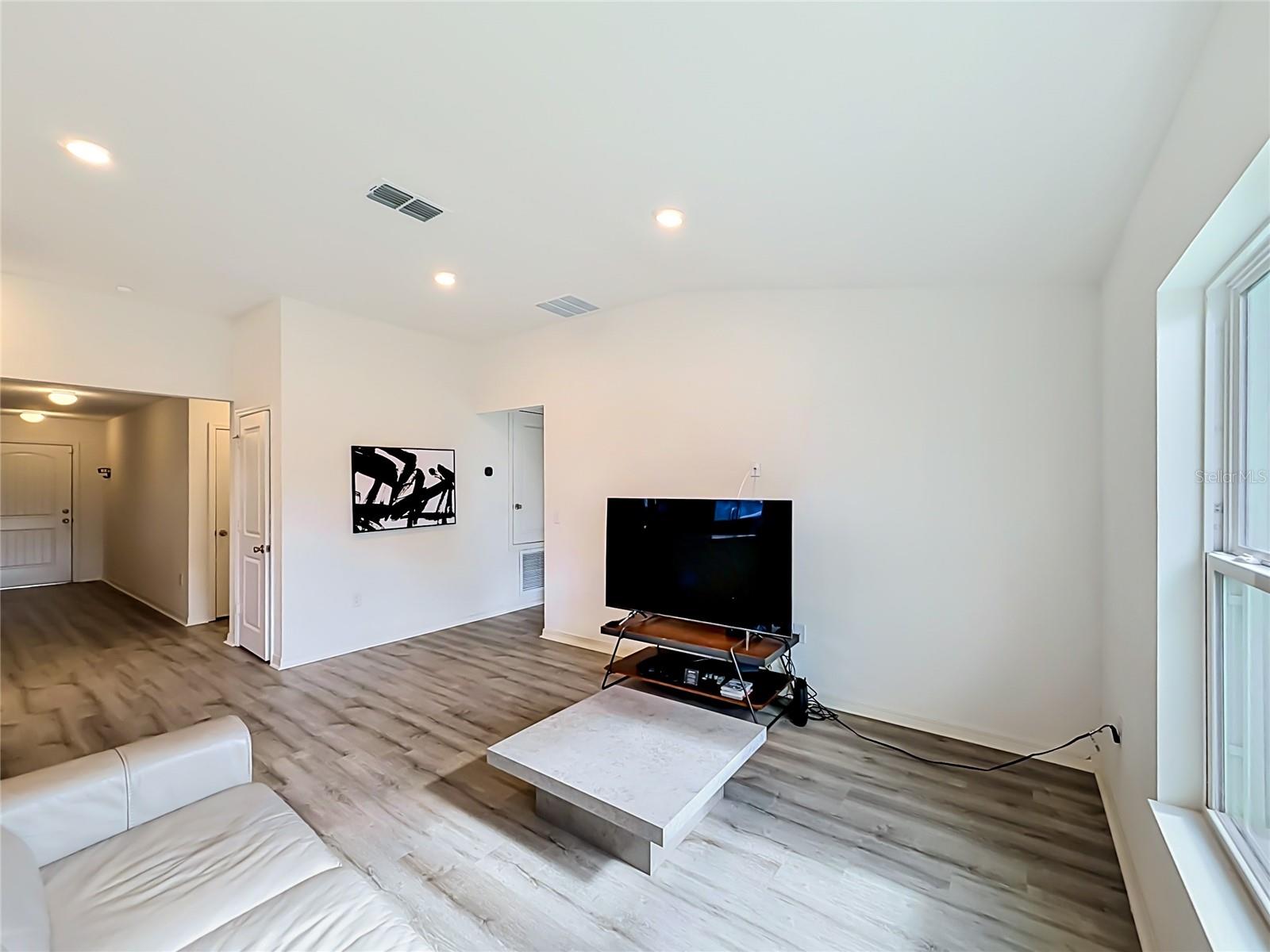 Image 6 of 56 For 1507 Geranium Drive