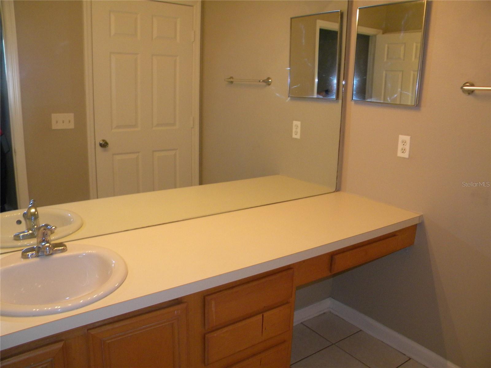 Image 20 of 22 For 7109 Yacht Basin Avenue 436