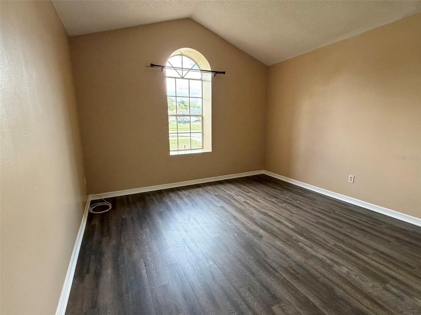 Image 11 of 21 For 625 Remington Oak Drive
