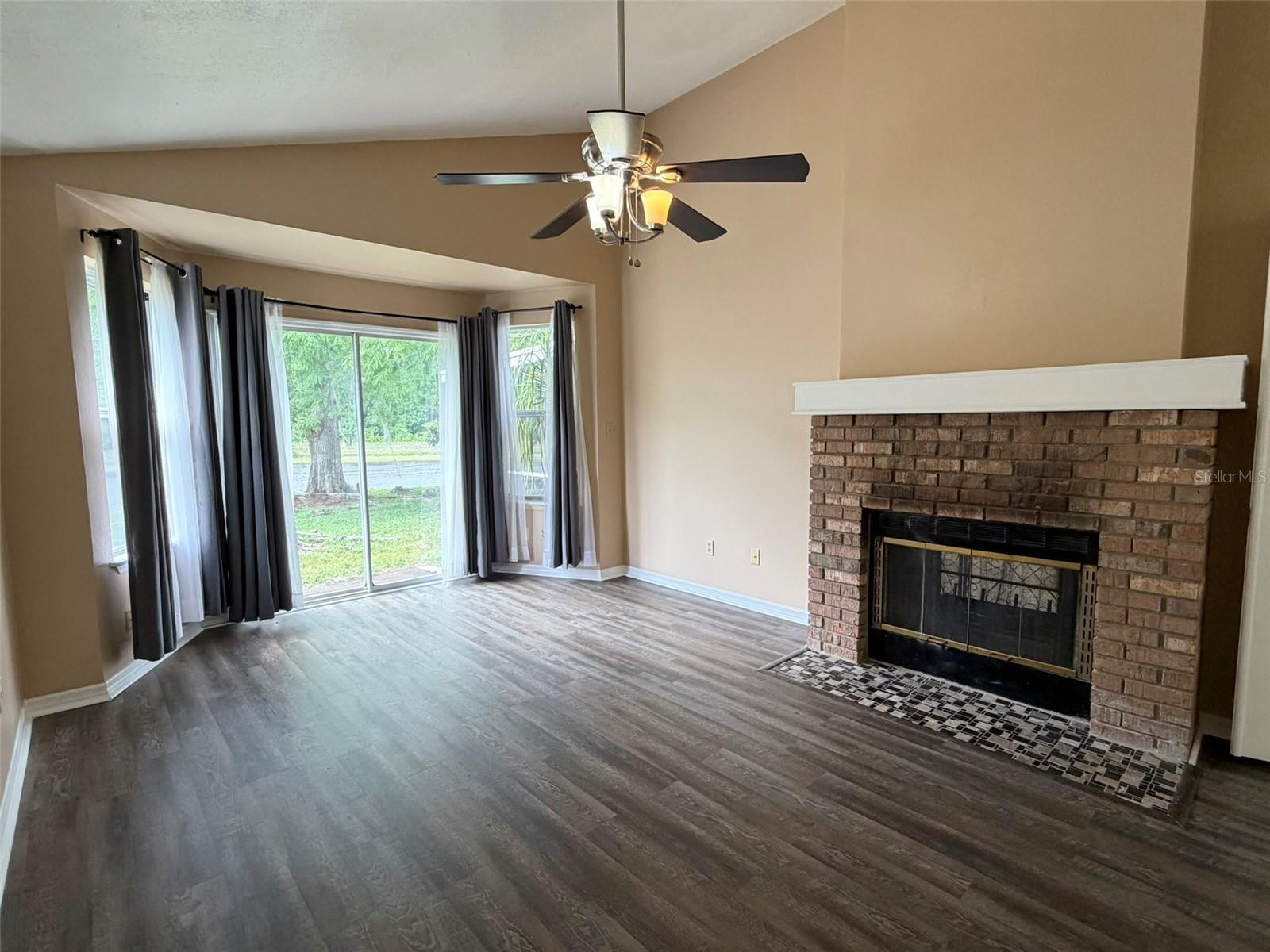 Image 4 of 21 For 625 Remington Oak Drive