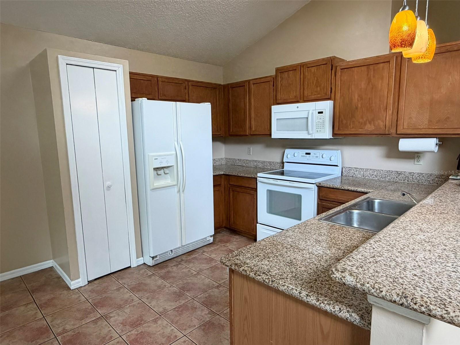 Image 7 of 21 For 625 Remington Oak Drive