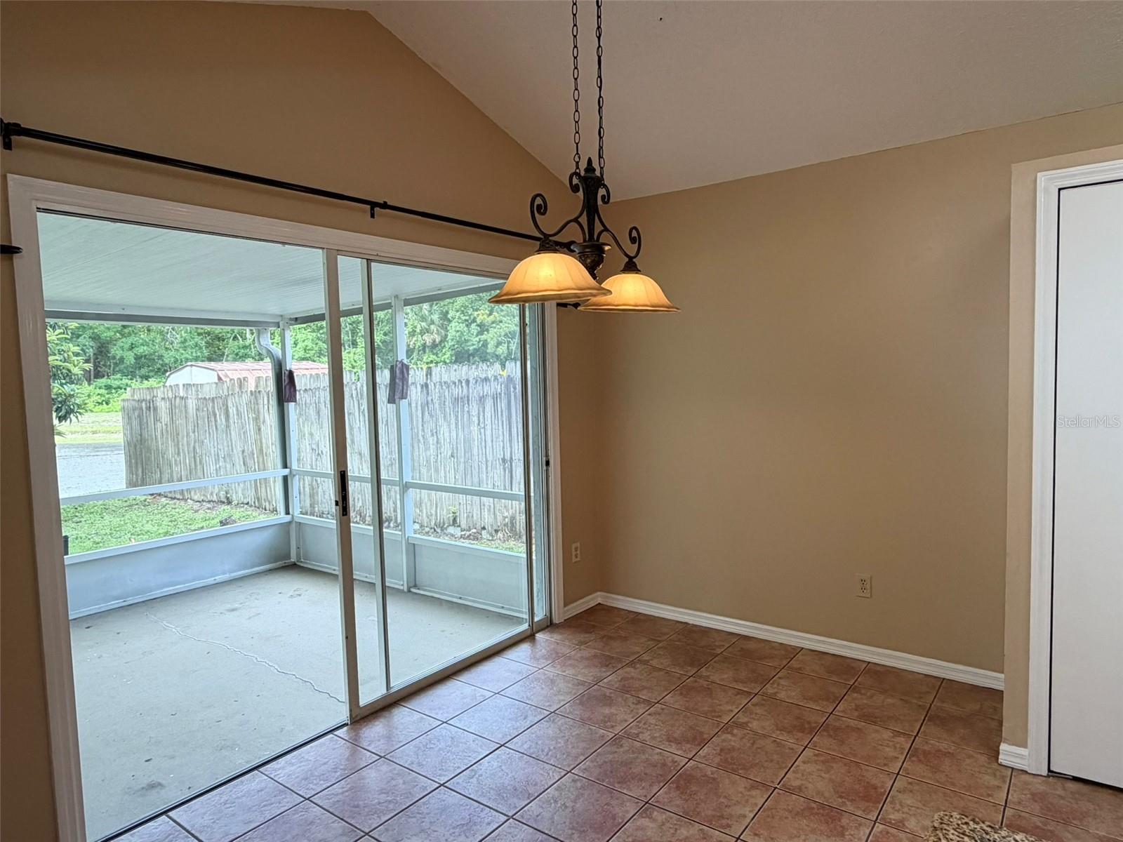Image 9 of 21 For 625 Remington Oak Drive