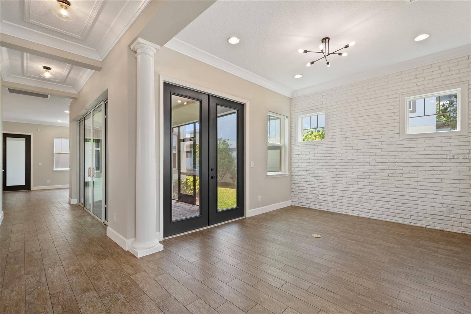 Image 7 of 72 For 9064 Merrifield Sreet