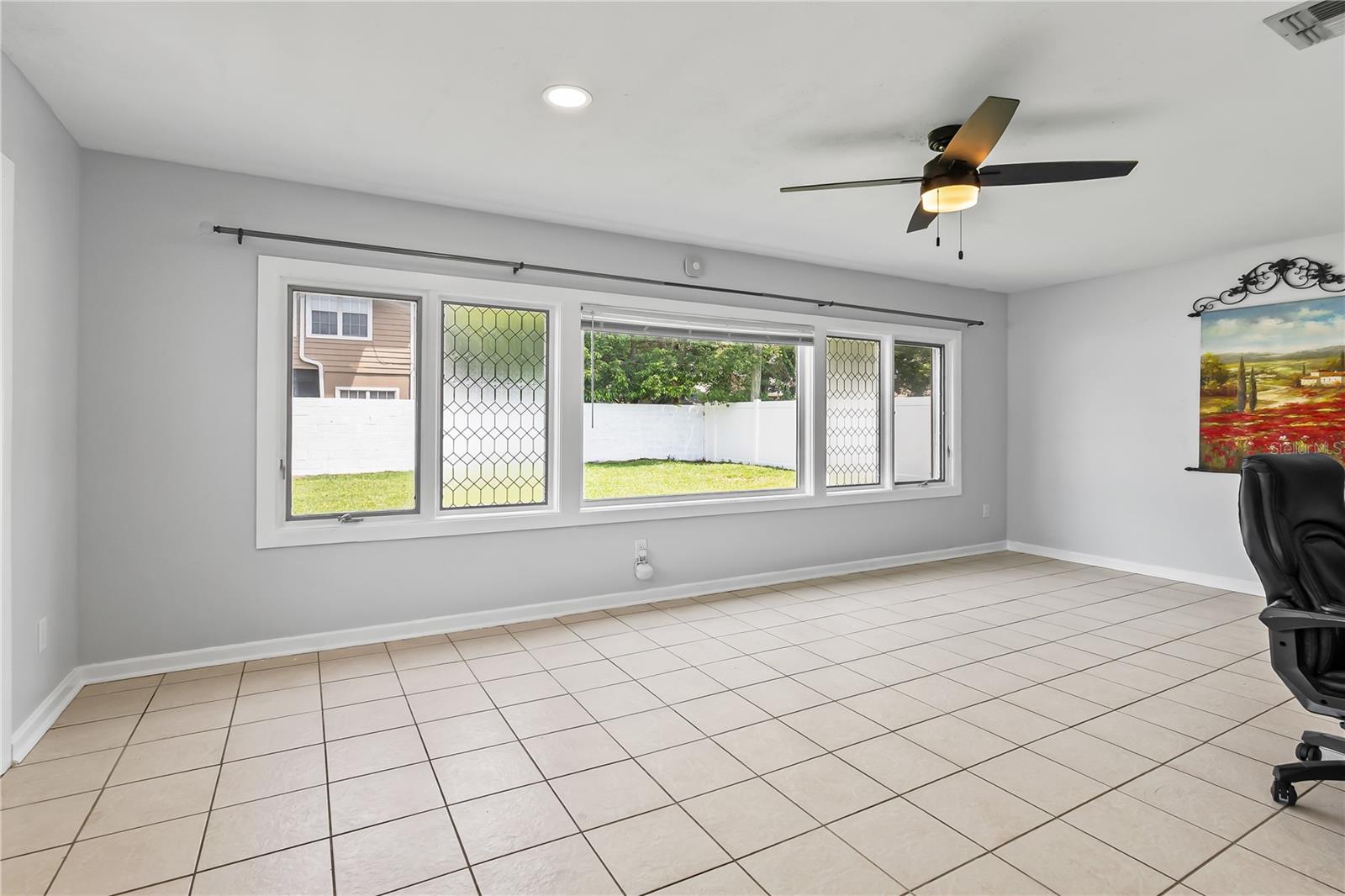 Listing photo id 14 for 621 Ellsworth Street