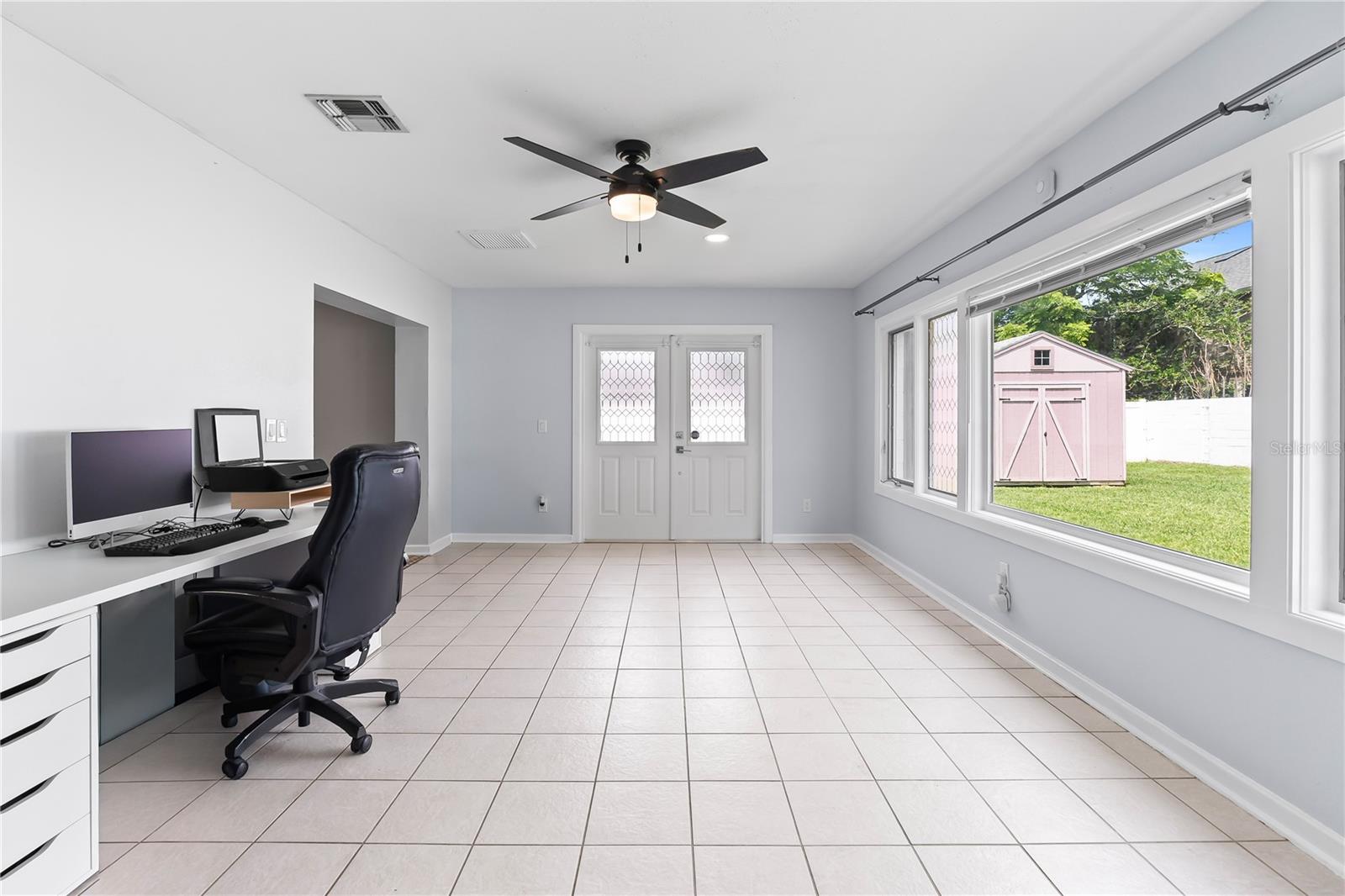 Listing photo id 17 for 621 Ellsworth Street