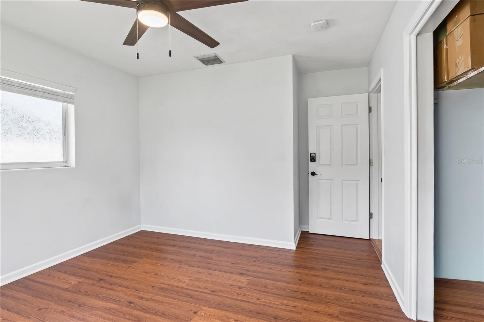 Listing photo id 27 for 621 Ellsworth Street