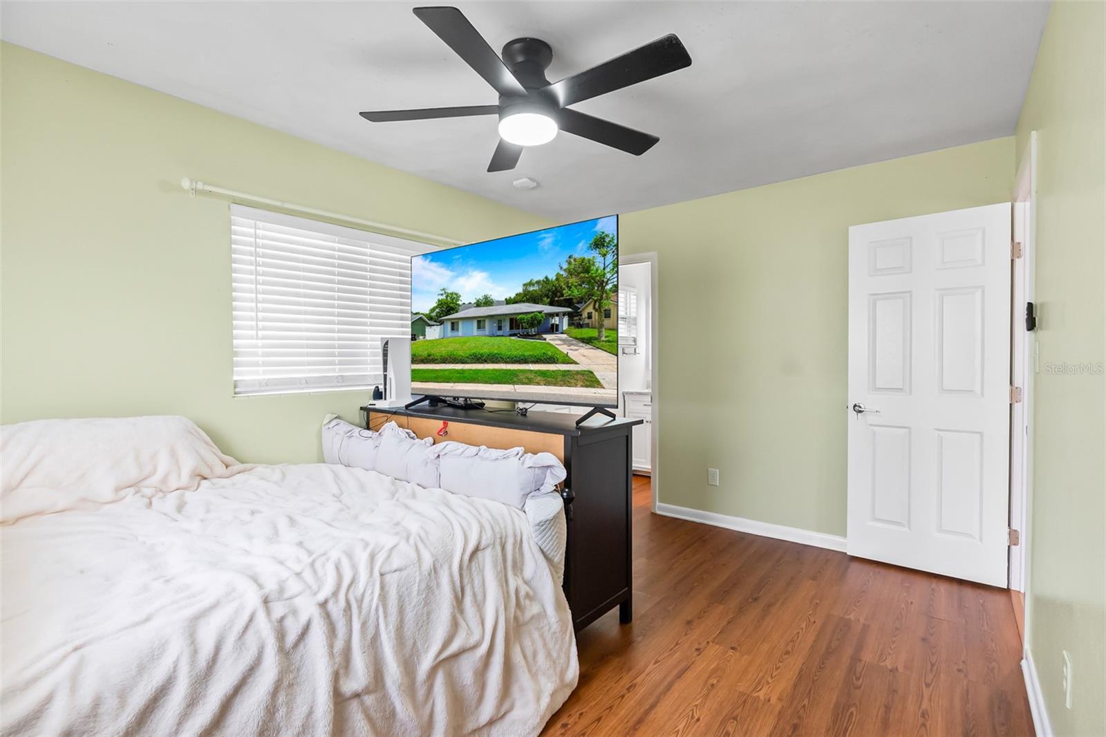 Listing photo id 29 for 621 Ellsworth Street