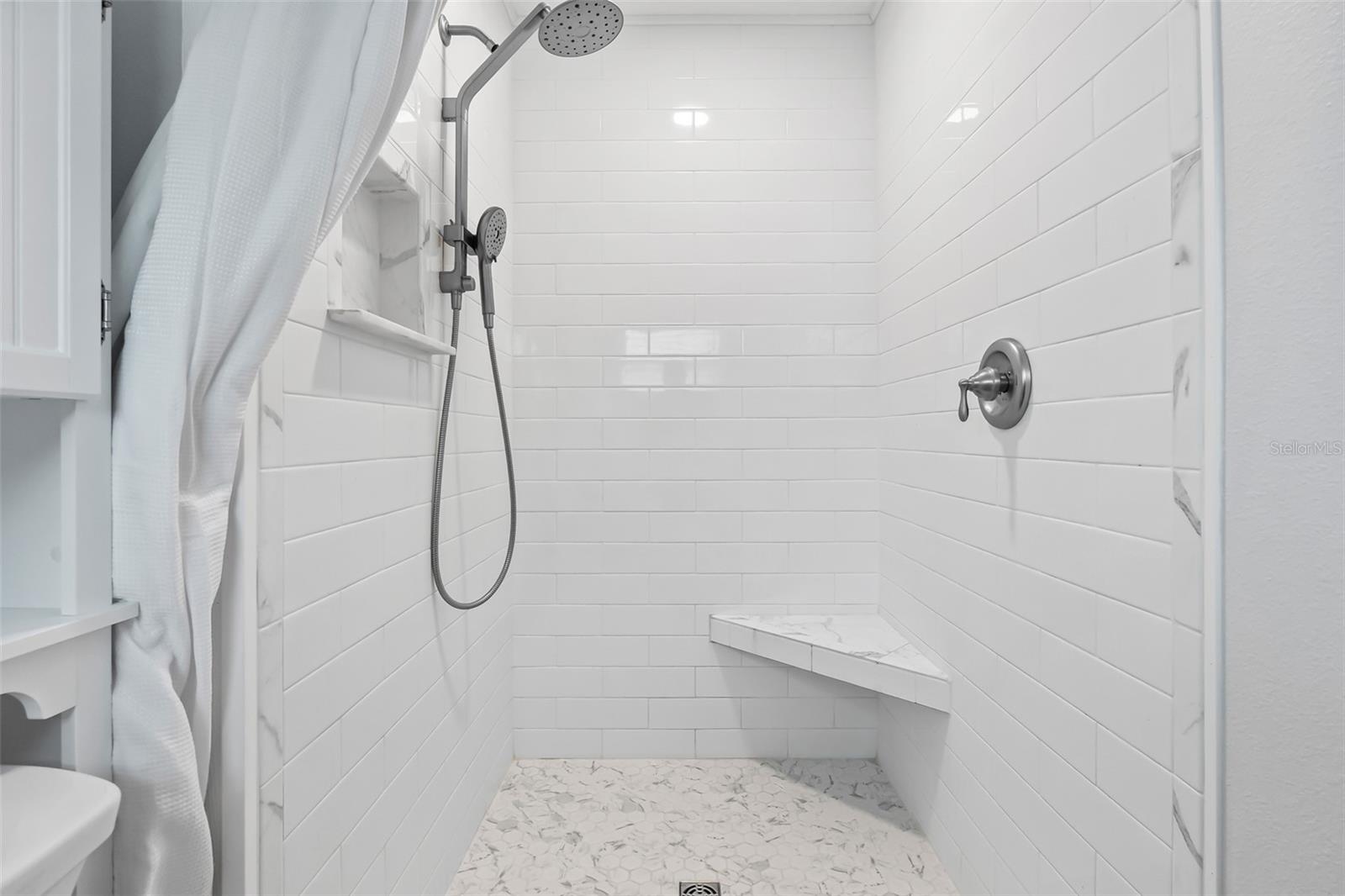 Listing photo id 32 for 621 Ellsworth Street