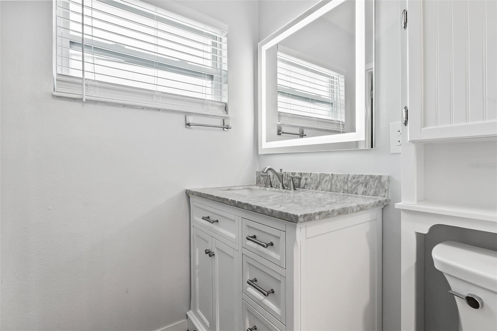 Listing photo id 36 for 621 Ellsworth Street