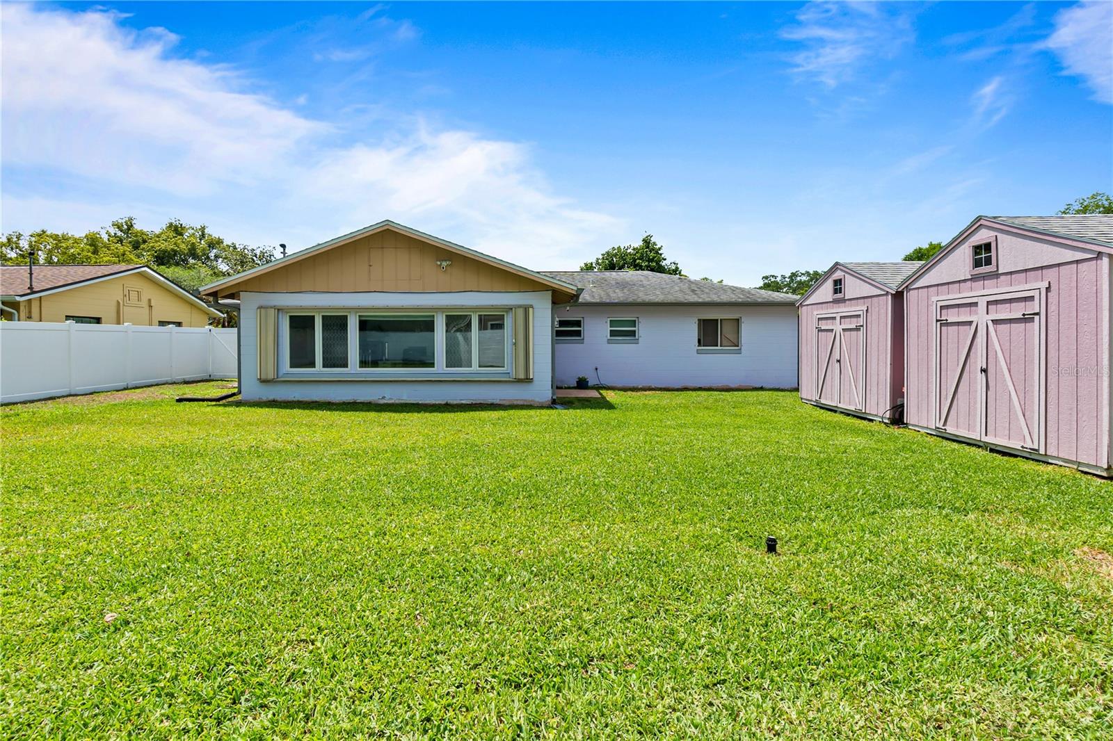 Listing photo id 37 for 621 Ellsworth Street