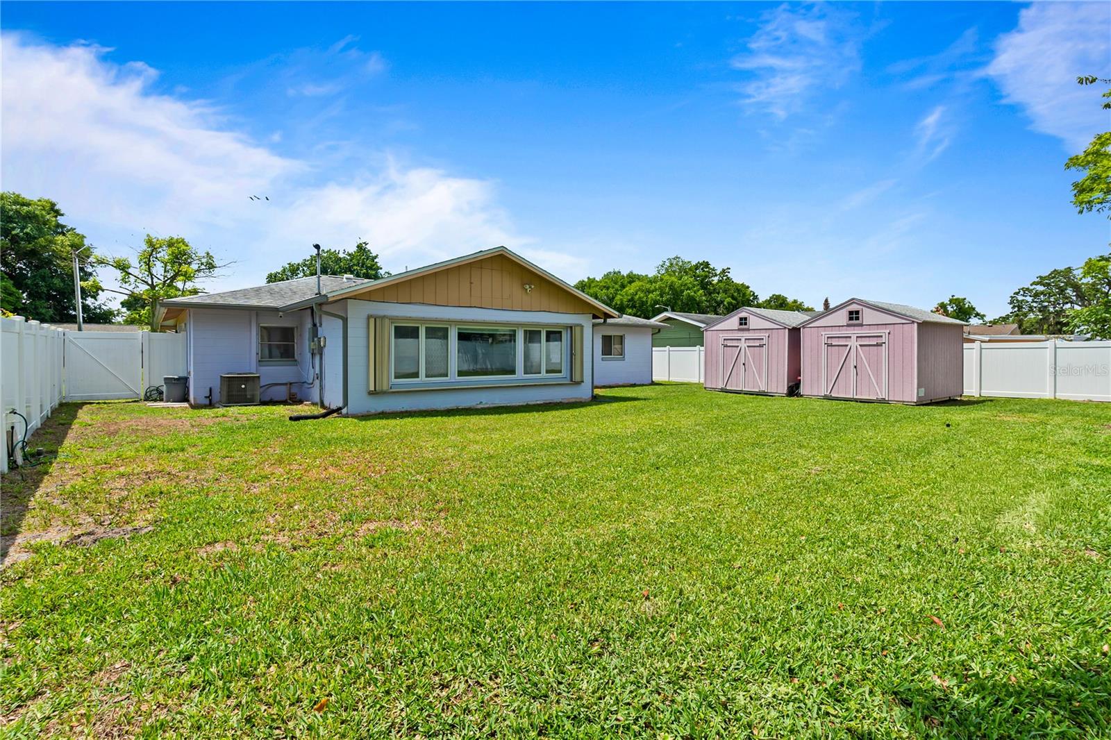 Listing photo id 38 for 621 Ellsworth Street