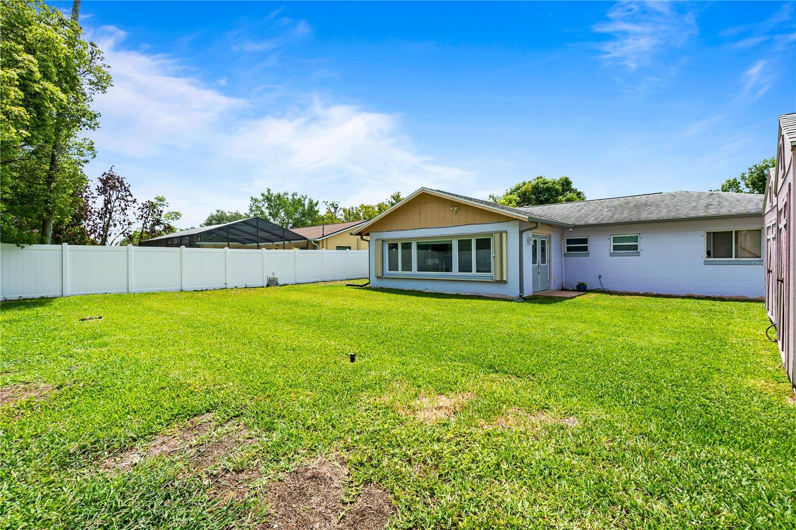 Listing photo id 39 for 621 Ellsworth Street