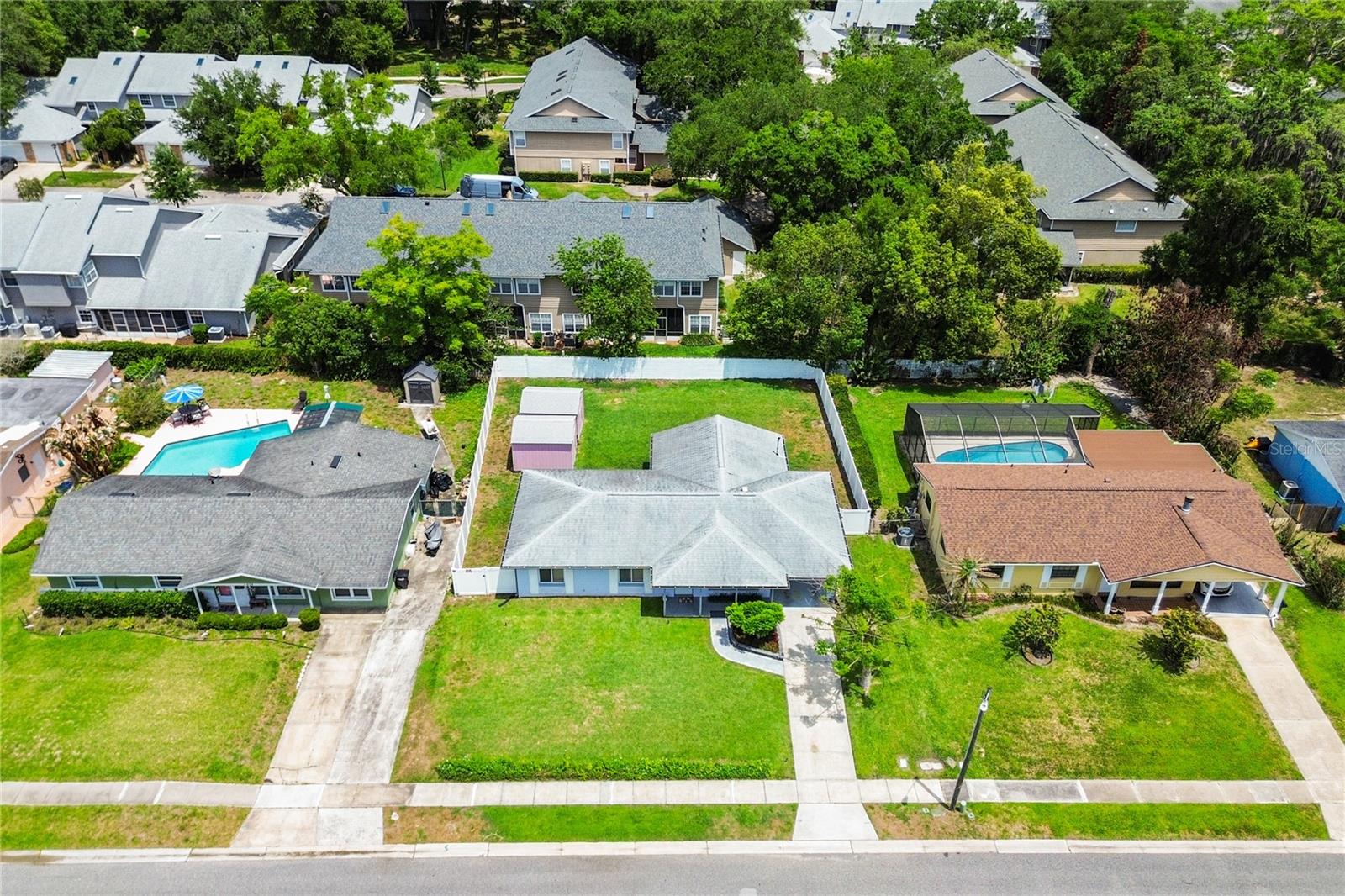 Listing photo id 42 for 621 Ellsworth Street