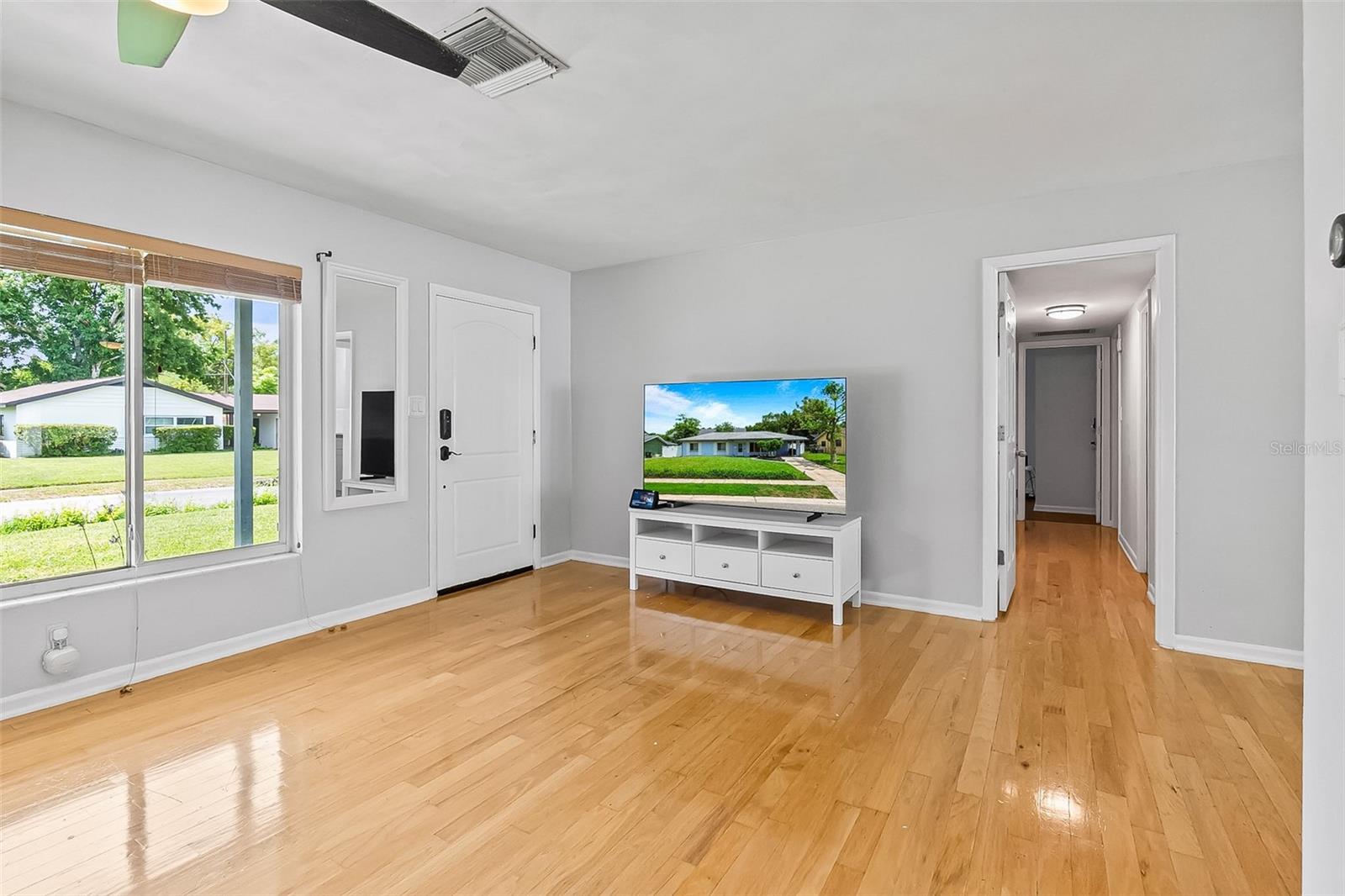 Listing photo id 5 for 621 Ellsworth Street