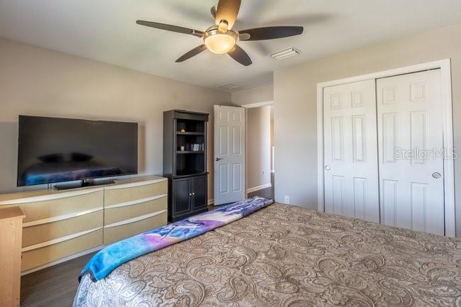 Image 23 of 94 For 42982 Parkside Court