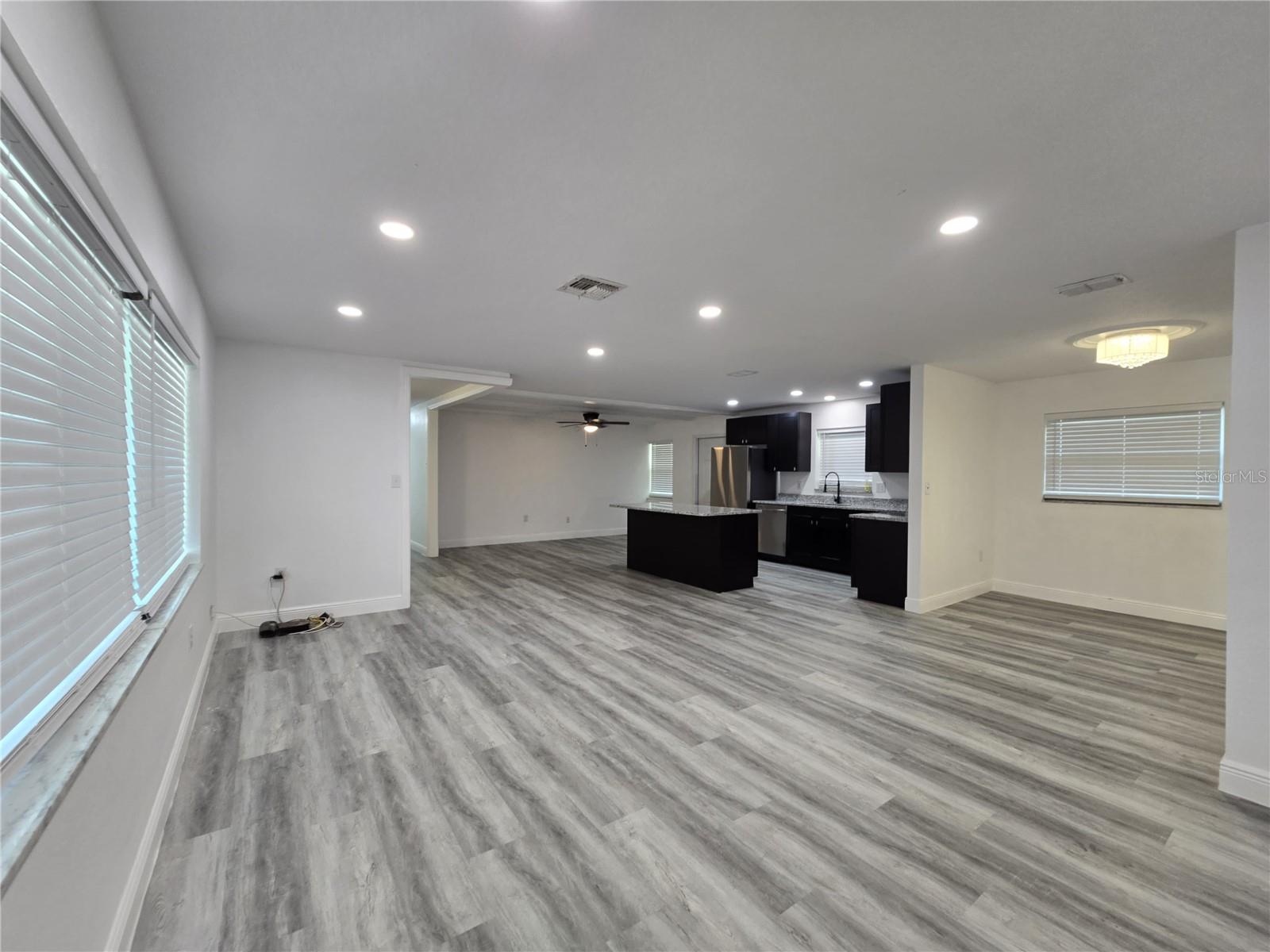 Image 11 of 39 For 1816 Rendale Drive