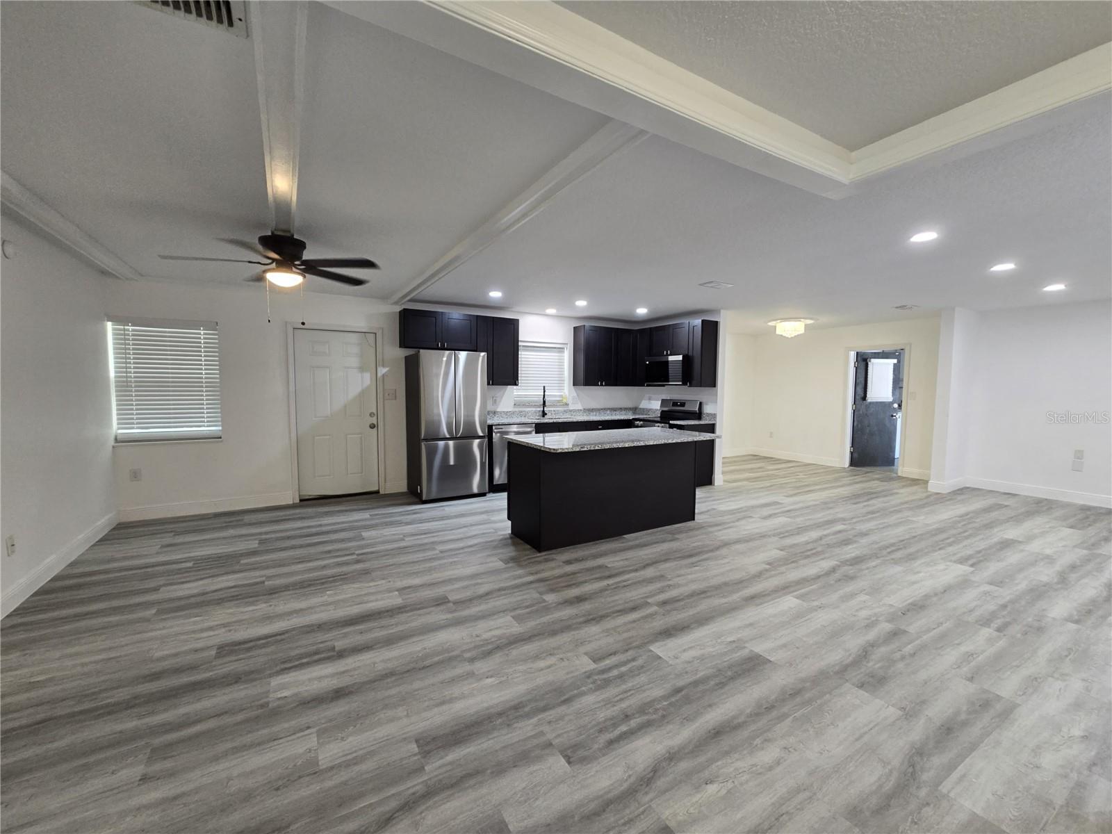 Image 4 of 39 For 1816 Rendale Drive