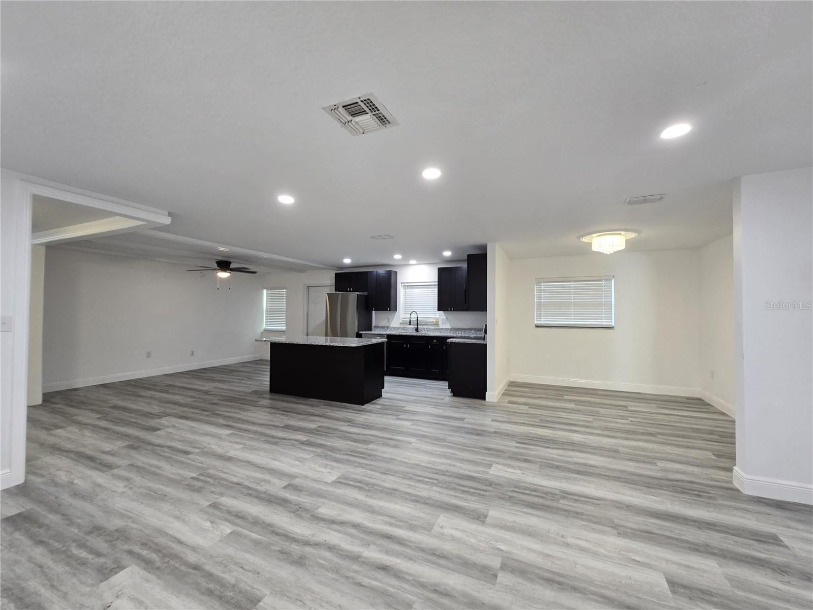 Image 5 of 39 For 1816 Rendale Drive