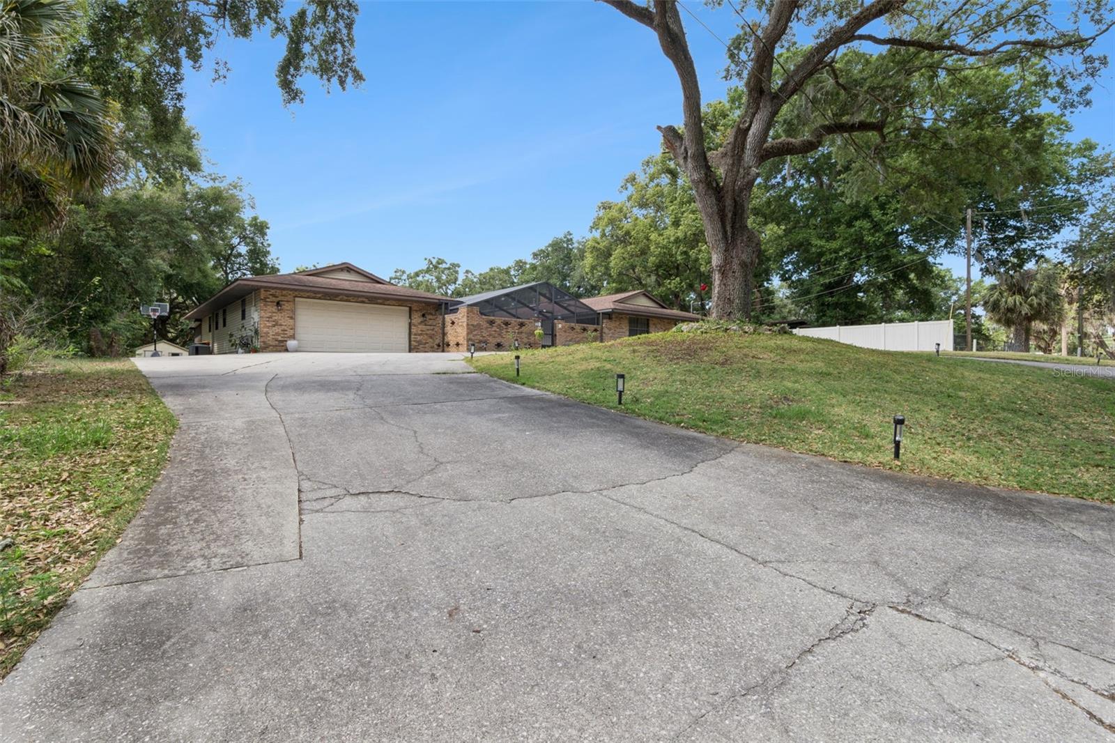 Image 4 of 37 For 209 Catawba Street