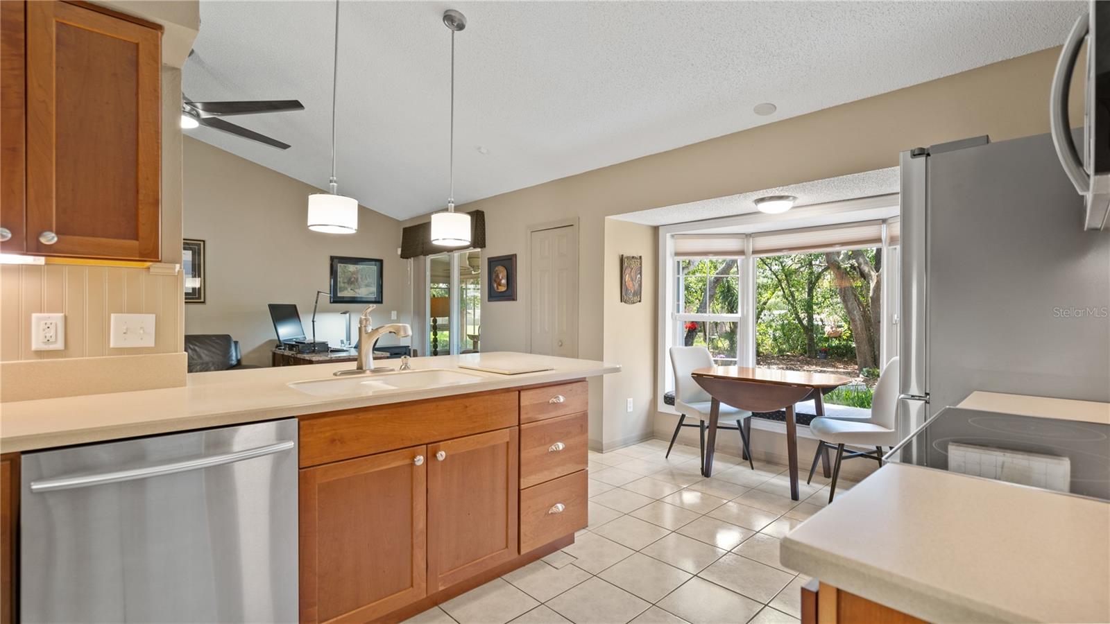 Image 17 of 63 For 9072 Woodbreeze Boulevard
