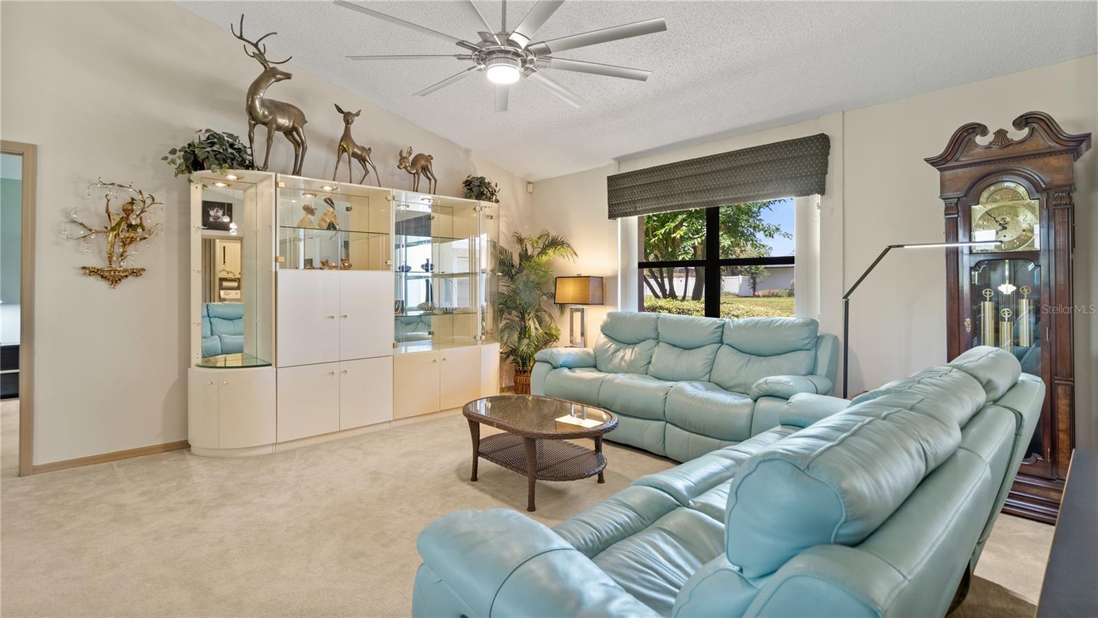Image 7 of 63 For 9072 Woodbreeze Boulevard