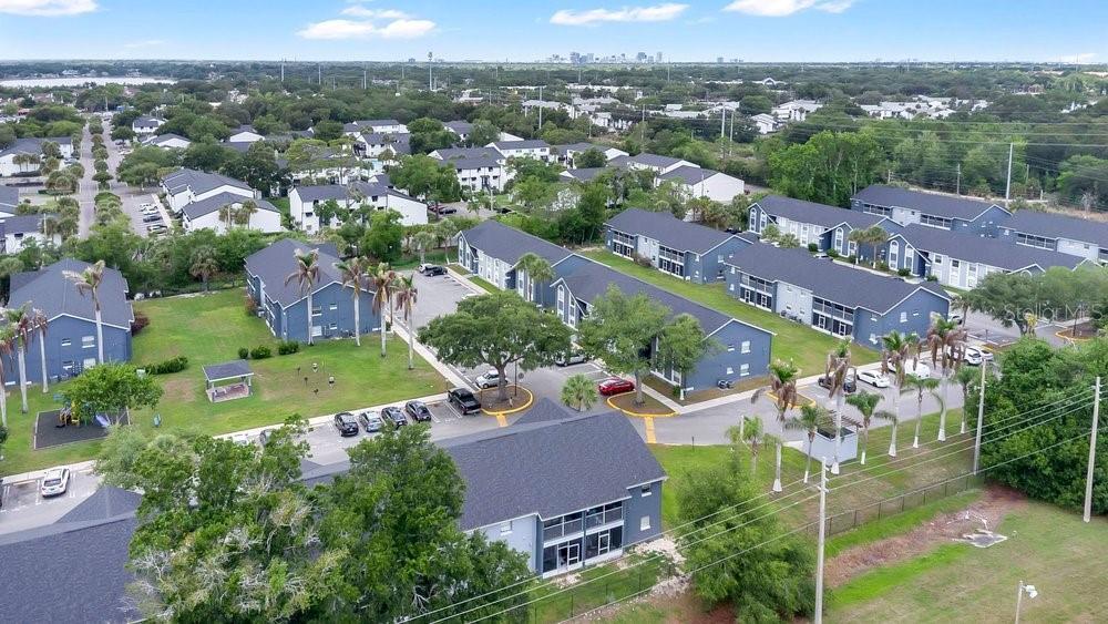 Image 31 of 34 For 4227 Pershing Pointe Place 2