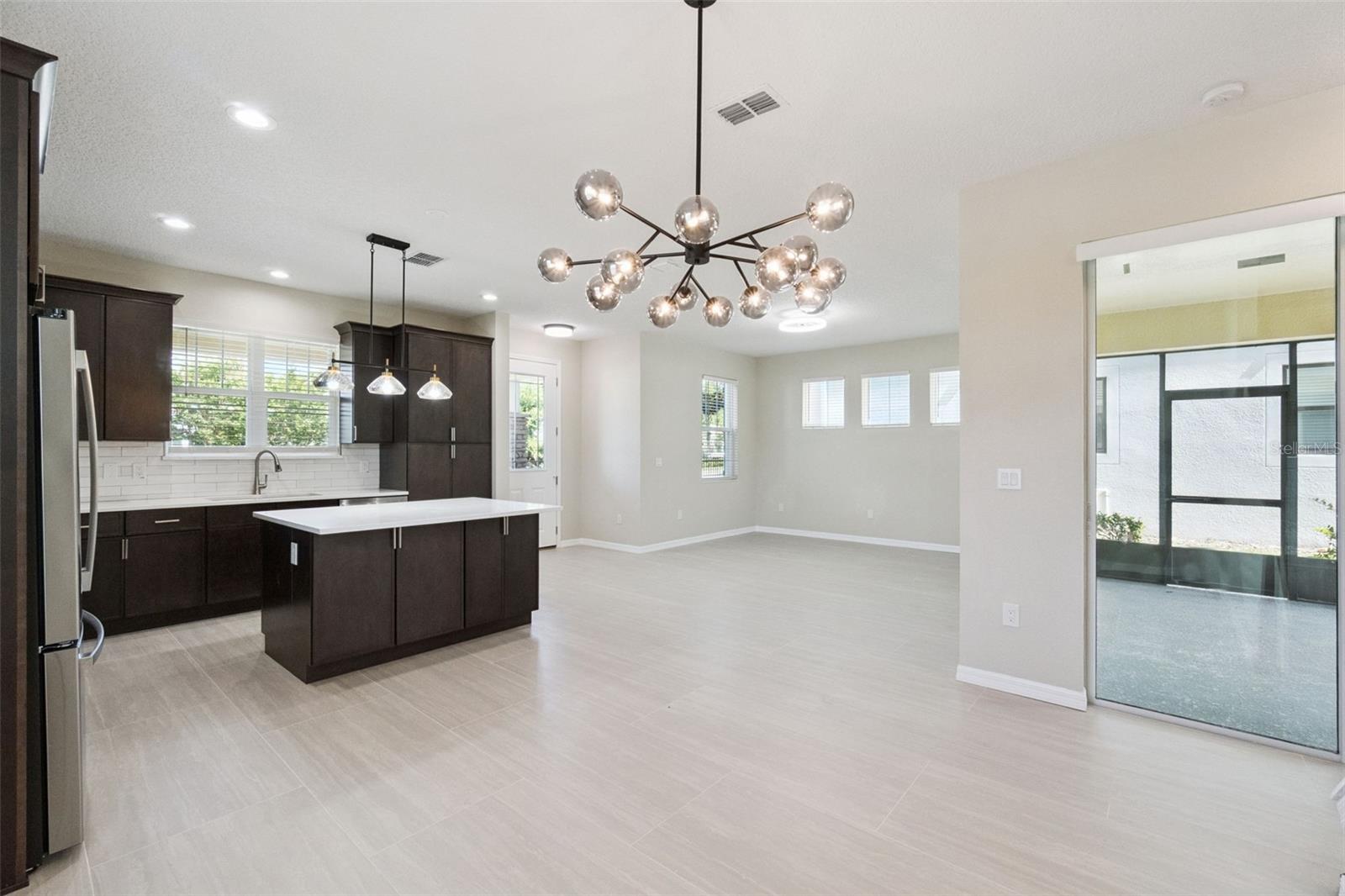 Image 3 of 21 For 2611 Palisade Boulevard