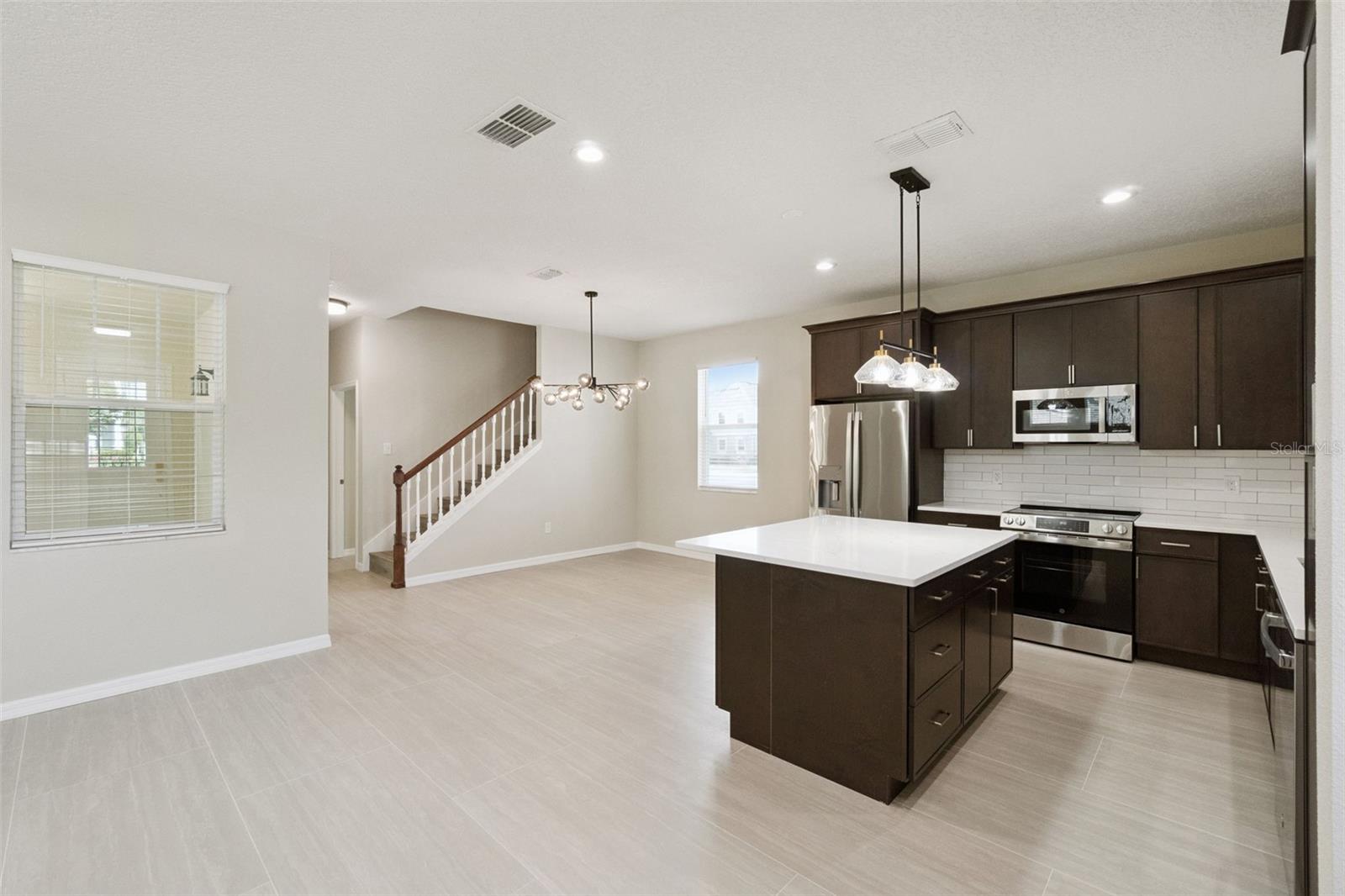 Image 5 of 21 For 2611 Palisade Boulevard