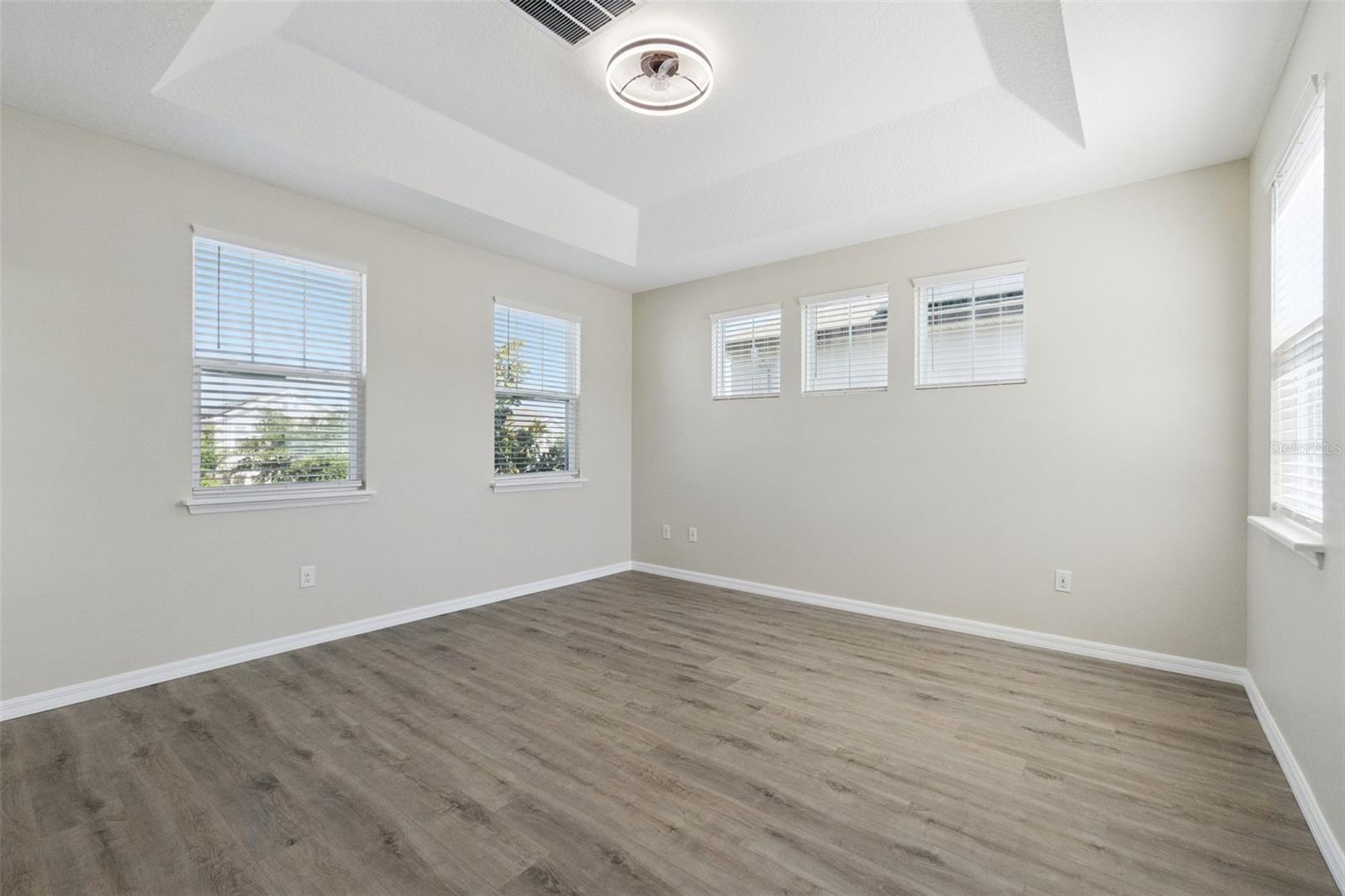 Image 8 of 21 For 2611 Palisade Boulevard