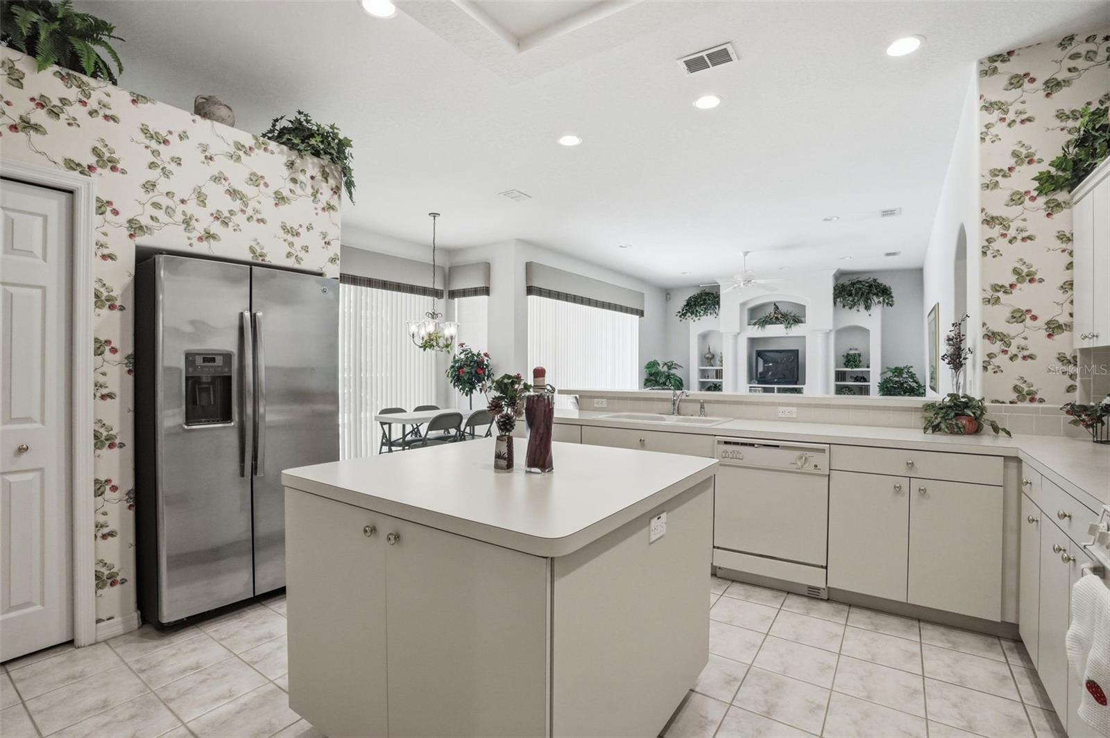 Image 7 of 34 For 7221 Aloe Drive