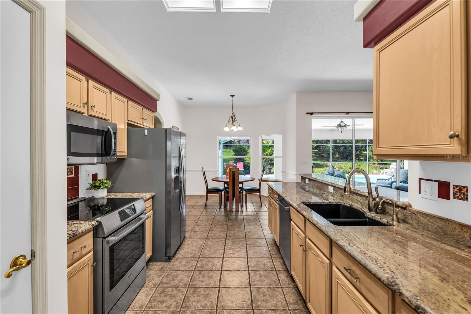 Image 18 of 56 For 12540 Cynthia Lane