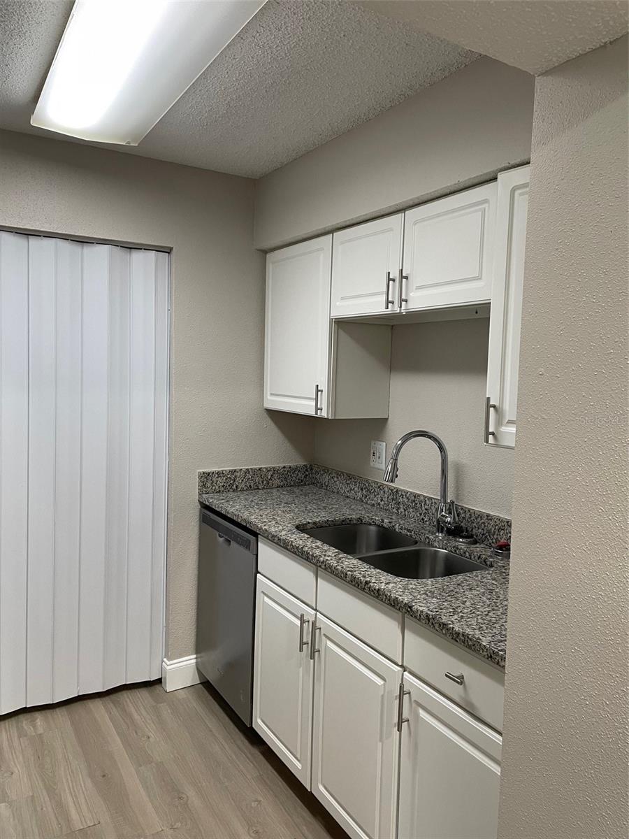 Image 10 of 32 For 3764 Idlebrook Circle 204