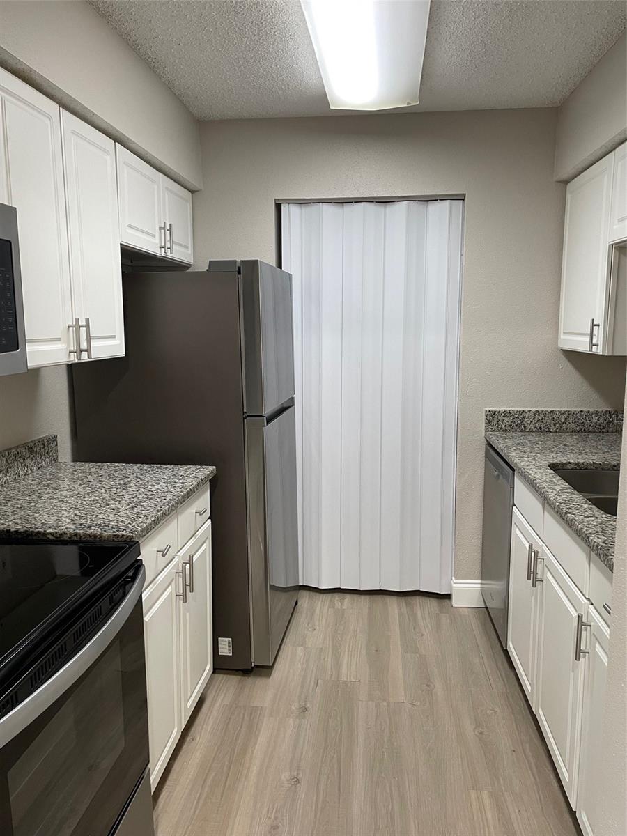 Image 11 of 32 For 3764 Idlebrook Circle 204