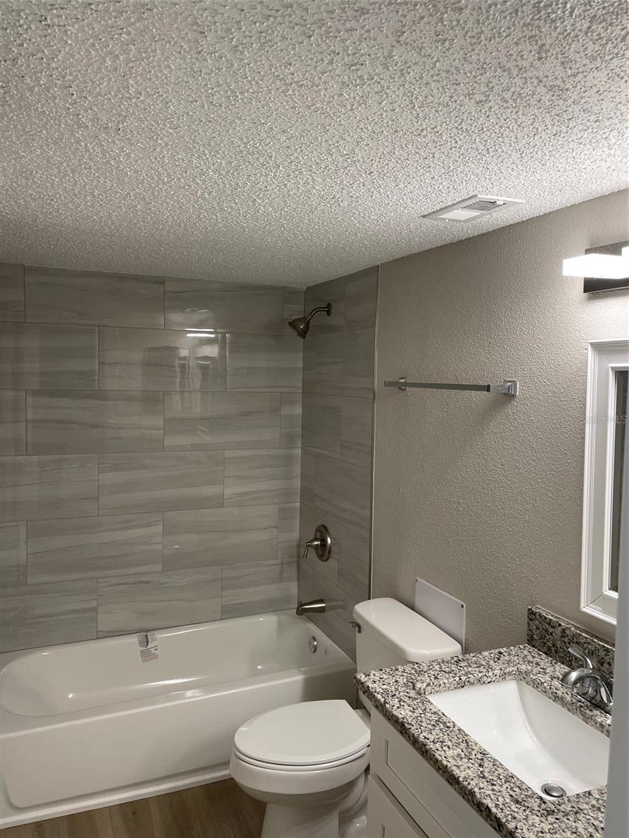 Image 15 of 32 For 3764 Idlebrook Circle 204