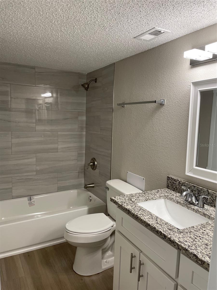 Image 19 of 32 For 3764 Idlebrook Circle 204