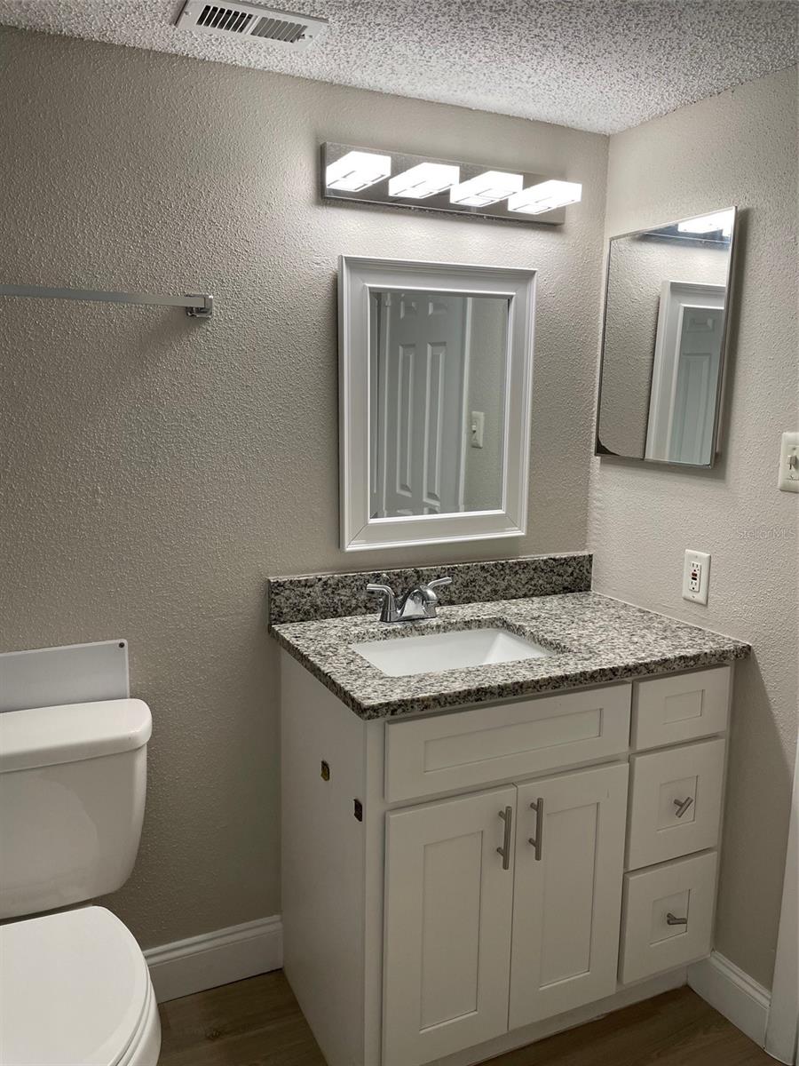 Image 20 of 32 For 3764 Idlebrook Circle 204