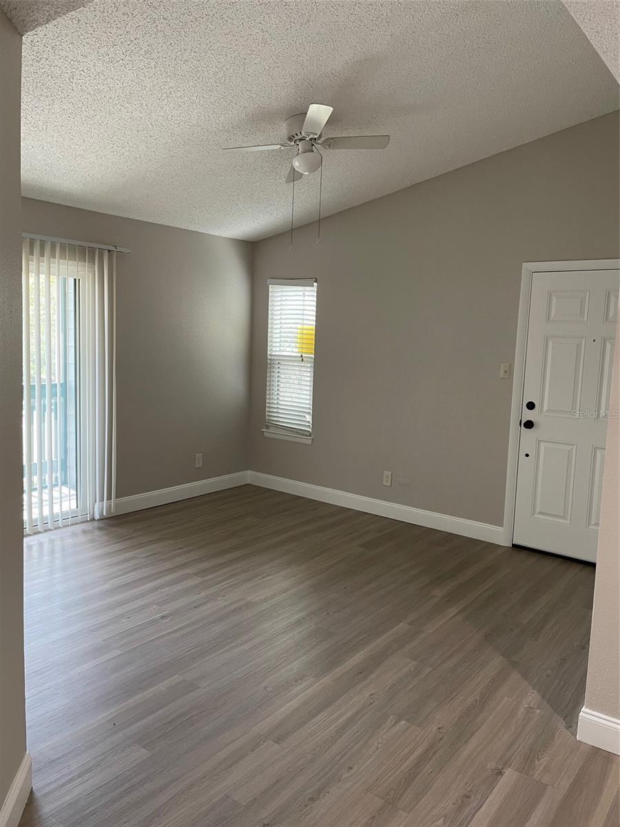 Image 4 of 32 For 3764 Idlebrook Circle 204