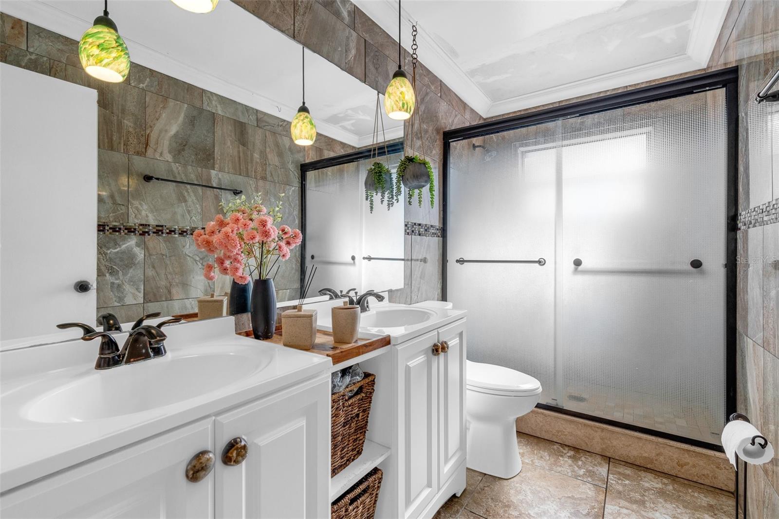 Listing photo id 10 for 314 Hormigas Street