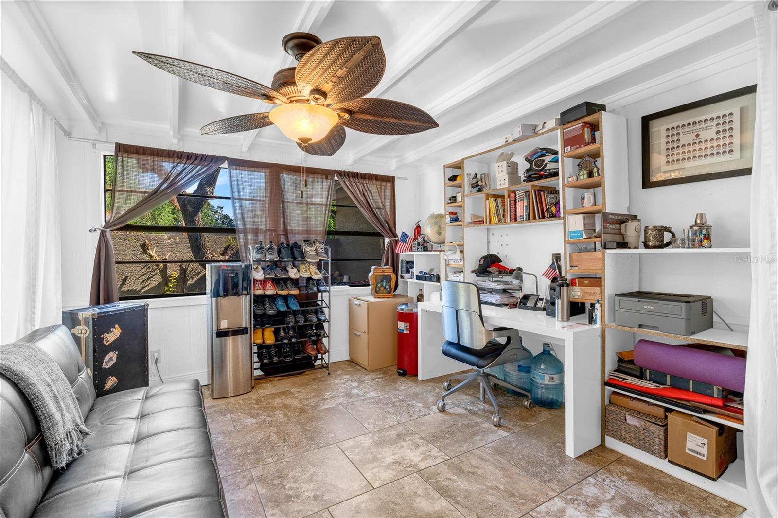 Listing photo id 14 for 314 Hormigas Street