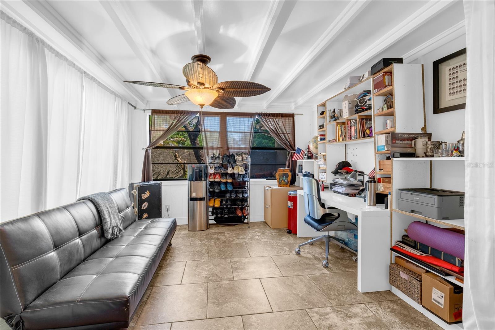 Listing photo id 15 for 314 Hormigas Street
